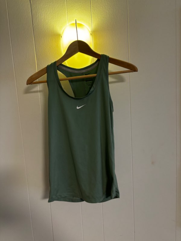 Grænn nike hlýrabolur