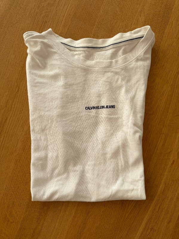 Hvítur Calvin klein bolur