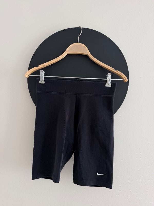Nike svartar stuttbuxur