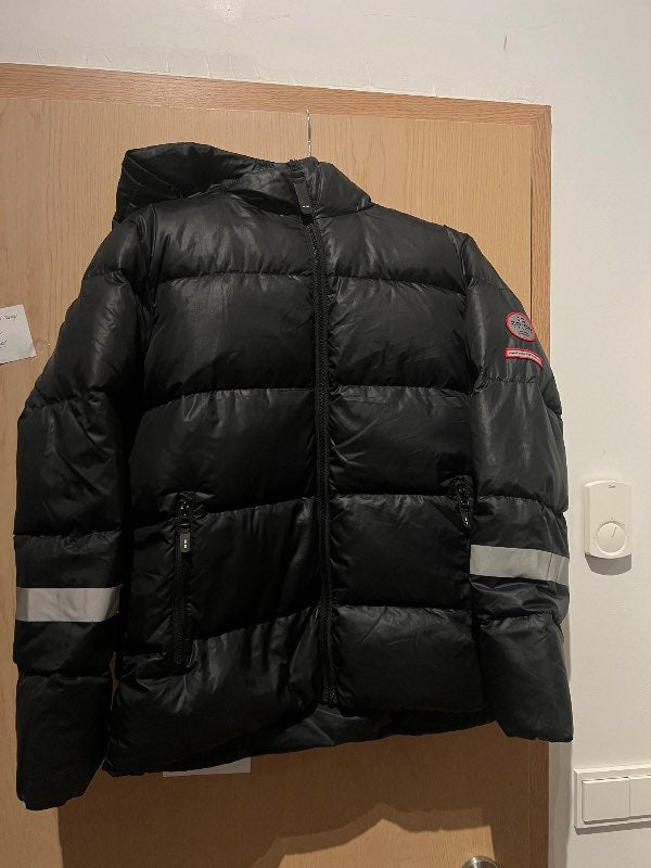 ZoOn Úlpa Svört