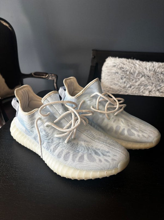 Yeezy 350 V2 “Mono ice”