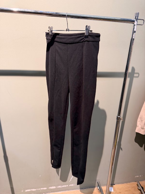 Sparibuxur svartar með klauf