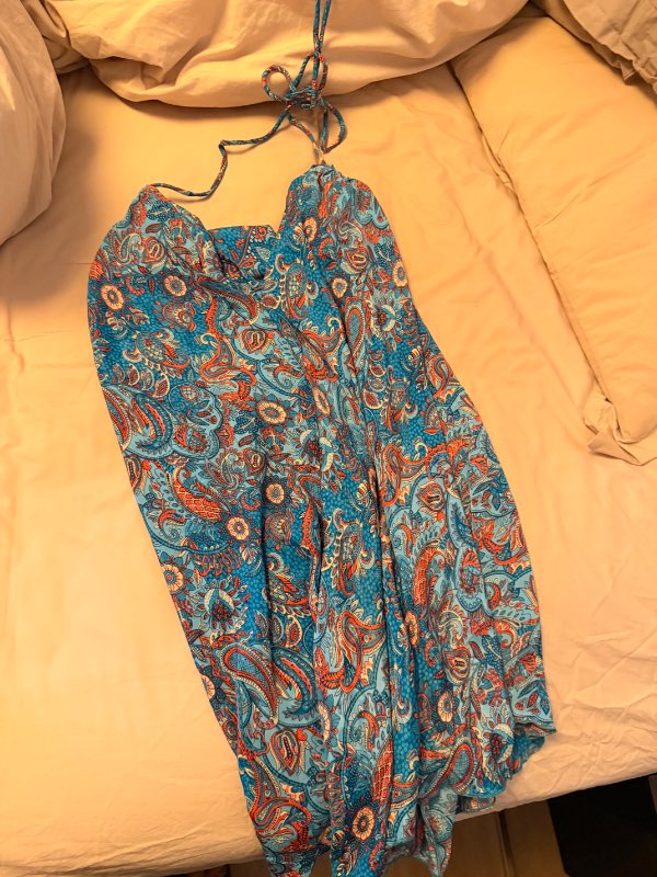 Halter neck kjóll