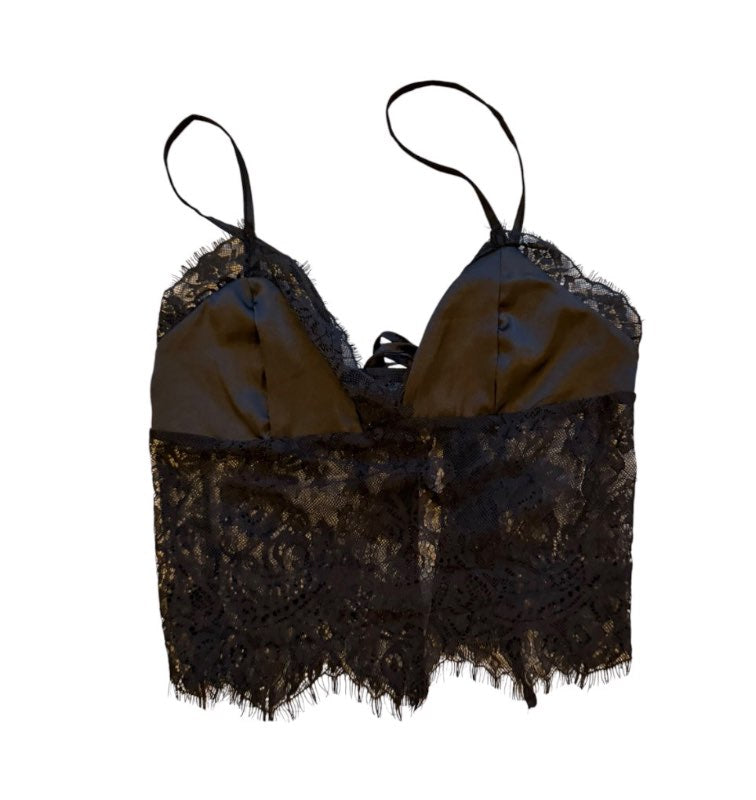 Lace bolur bundin að aftan