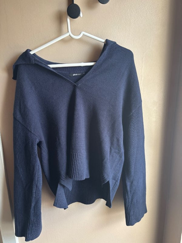 Gina Tricot peysa