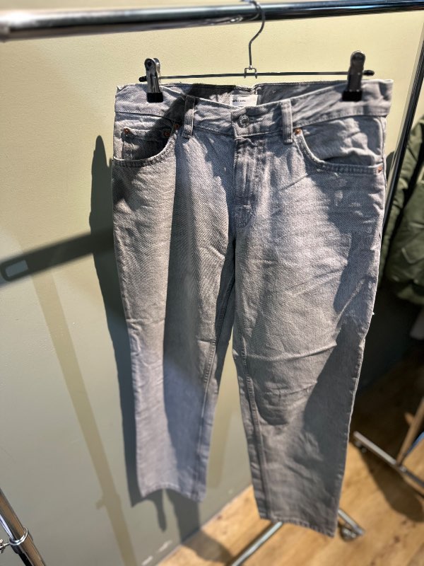 Gina tricot gráar perfect jeans