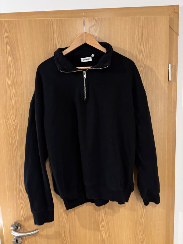 Weekday half zip peysa