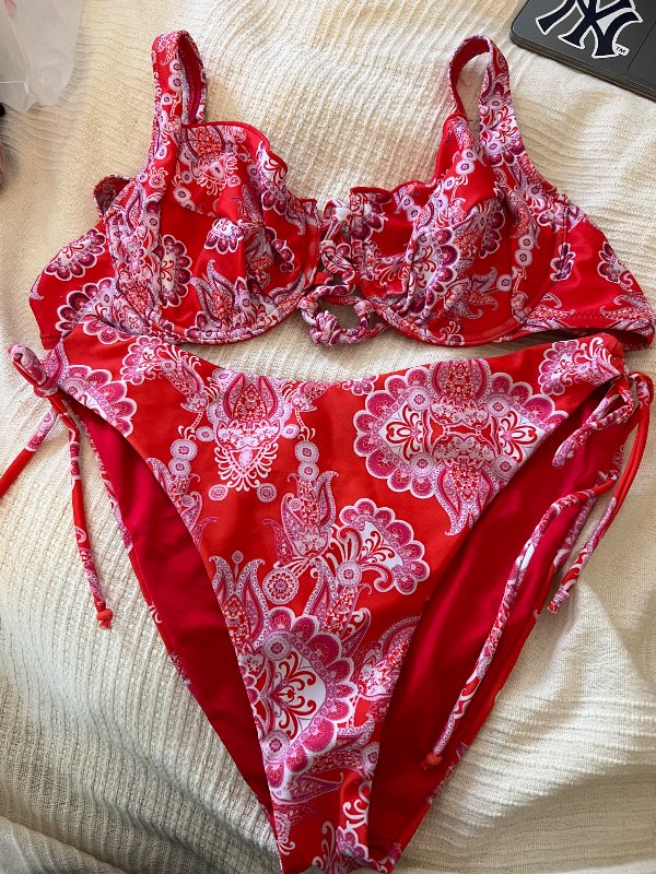 Bikini rautt