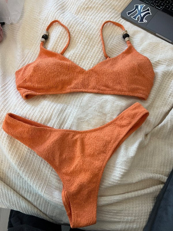 Bikini appelsínugul