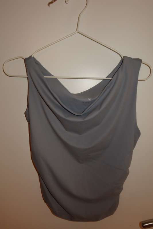 Off the shoulder grár toppur