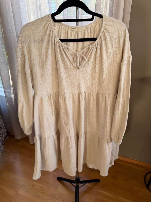kjóll off-white m pull and bear