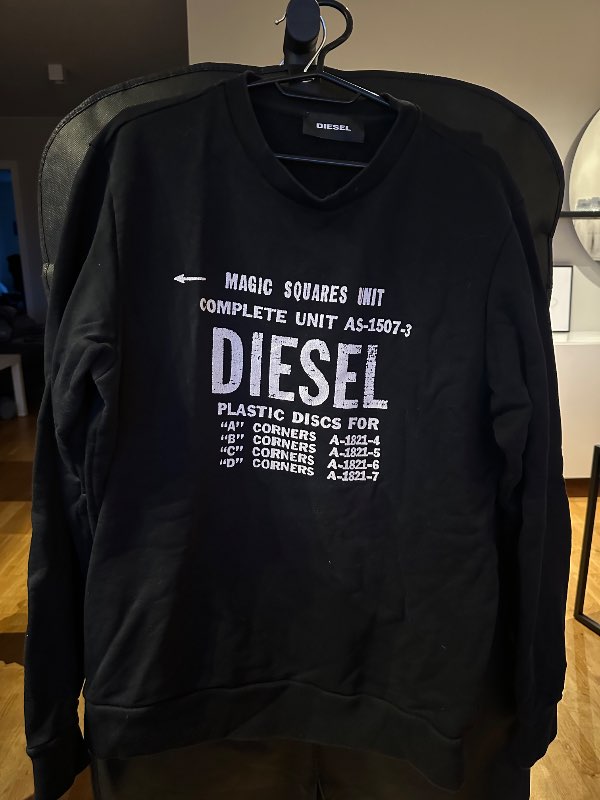 Diesel peysa