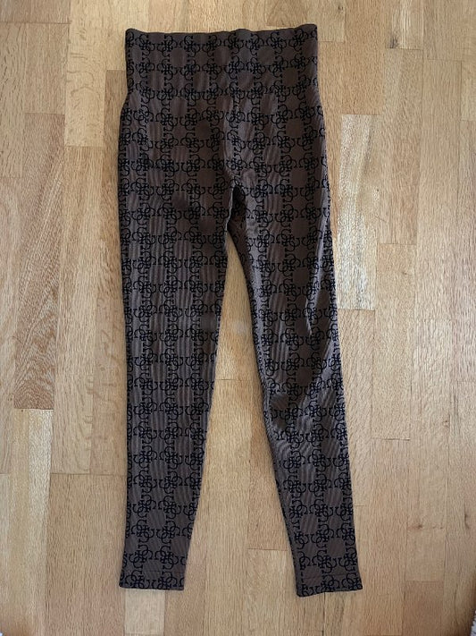 brúnar guess leggings
