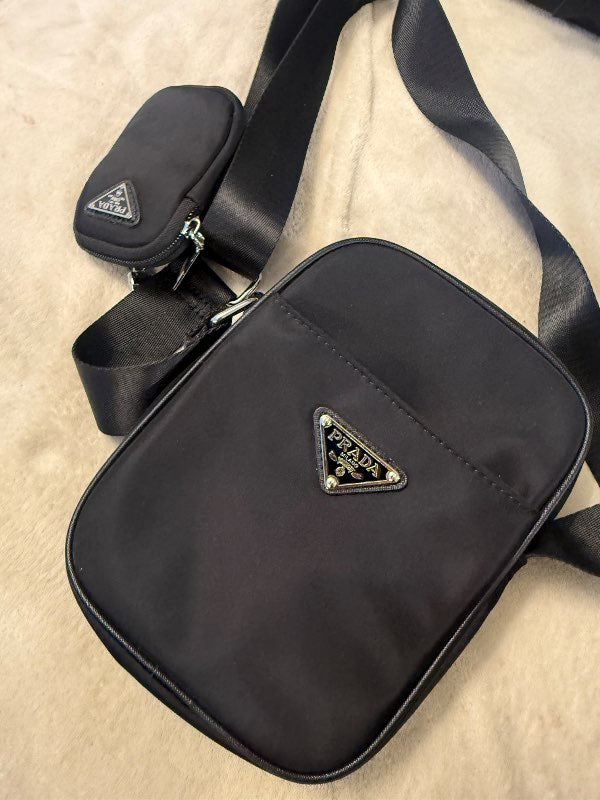 Hand Prada bag replica