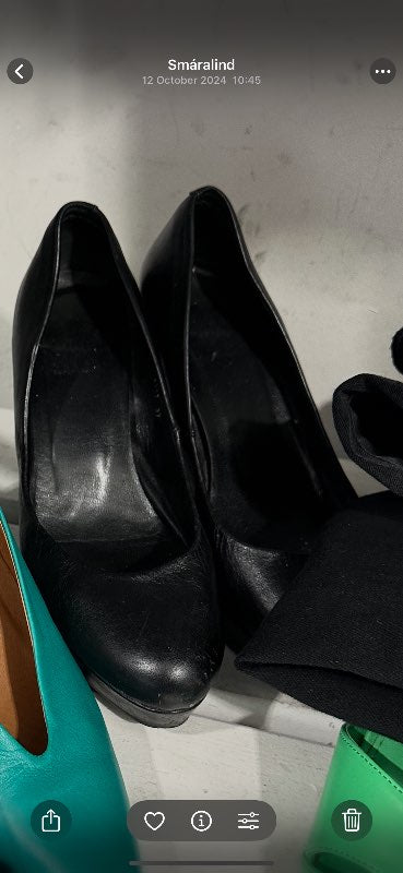 BilliBi svartir pumps