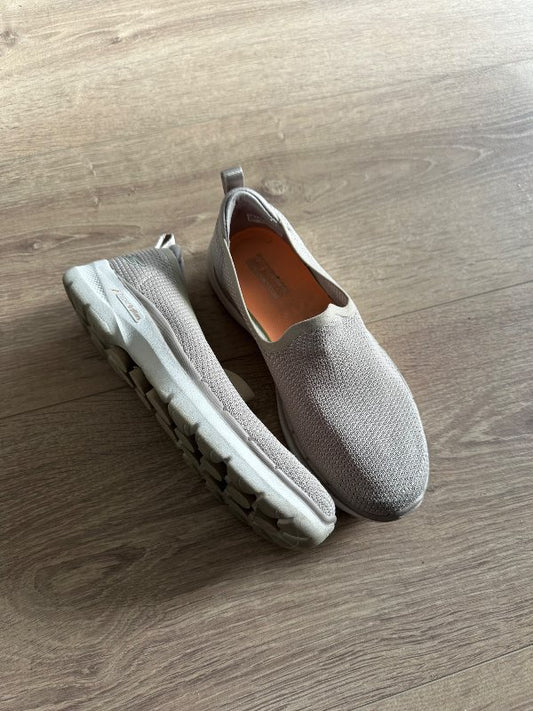 Sketchers skór