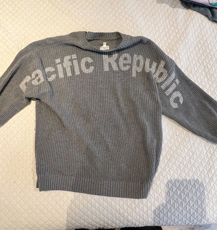 Pacific Republic peysa