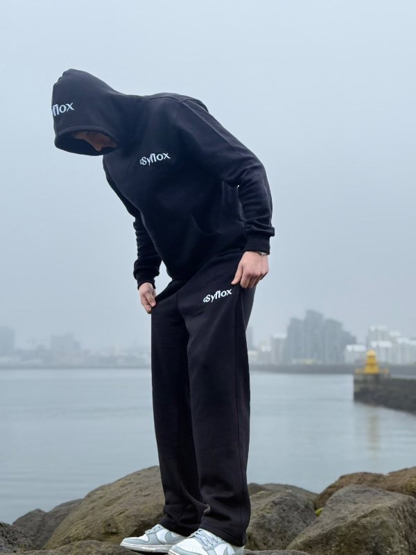 Syflox svartur peysa
