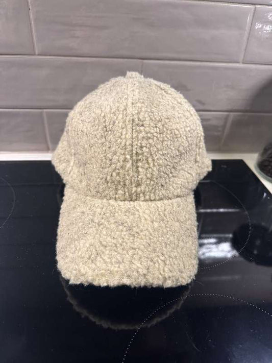 66 fluffy derhúfa