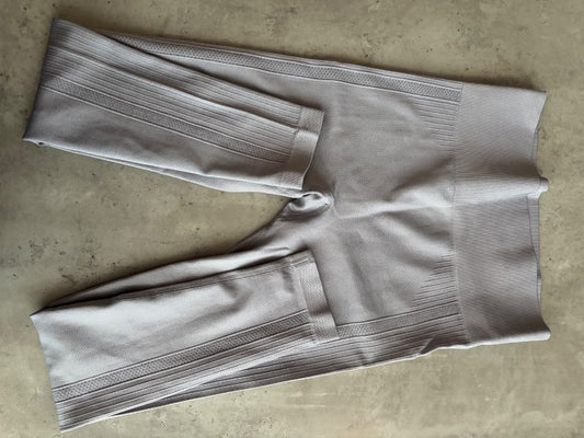 gráar leggings
