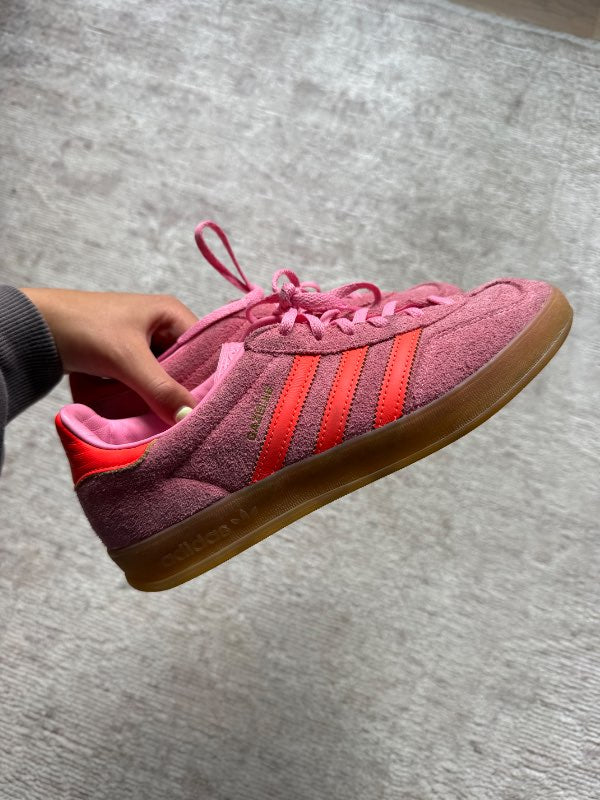 Adidas pink gazelle