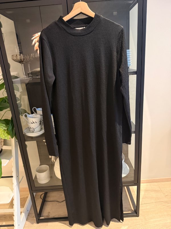 Kaffe kjóll svartur XL.