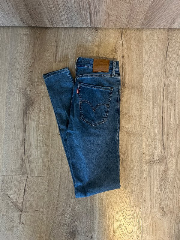 Levis gallabuxur