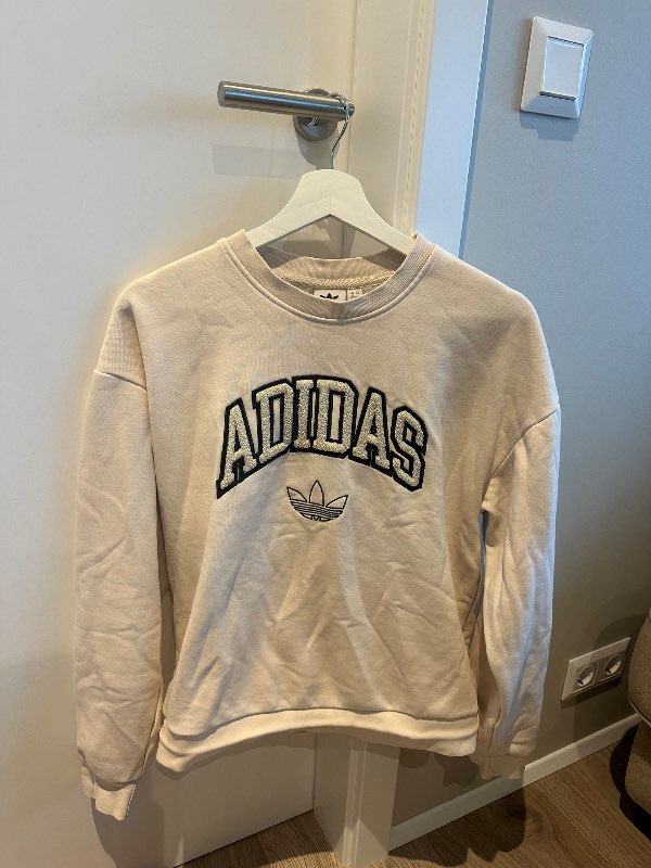 Adidas peysa