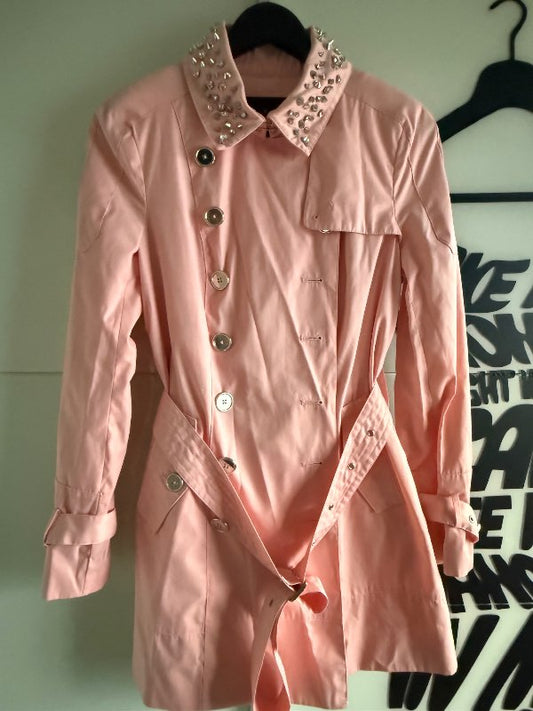 SE pink coat