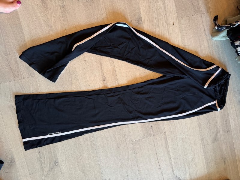 Buxur svart hvitar rendur better bodies
