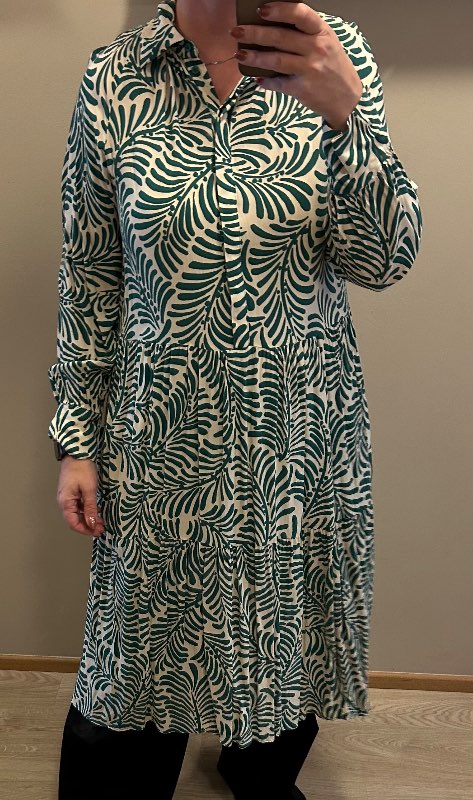 Kjóll grænmynstraður H&M