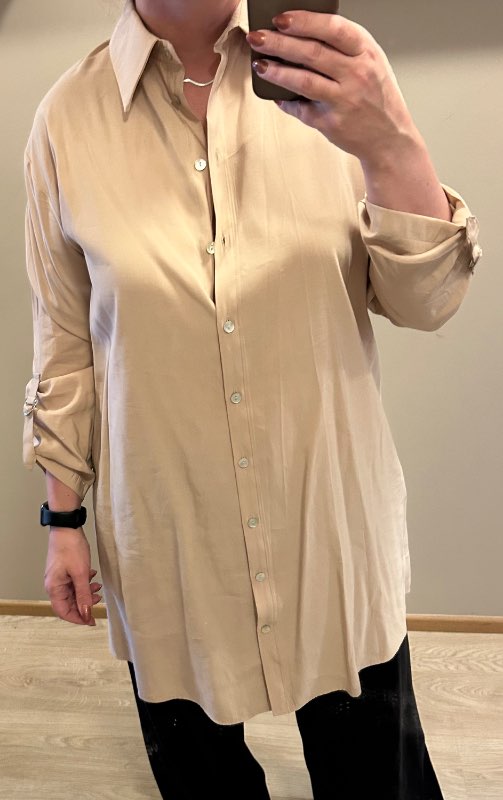 Síð blússa beige, ný