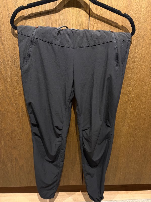 Íþr.buxur H&M m.teygju svartar