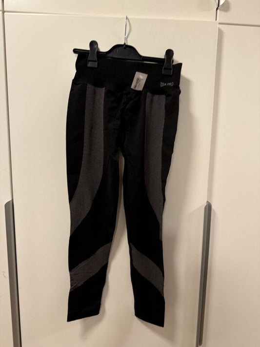 Svartar æfingabuxur