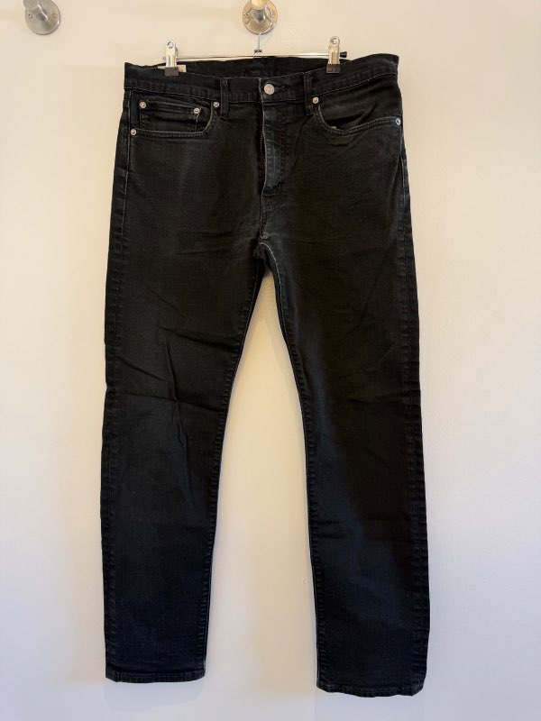 Levis 502 svartar