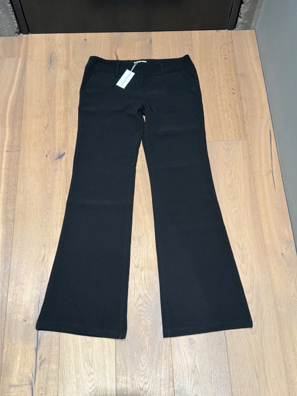 Venderby’s Livia Low Waist Tall Buxur
