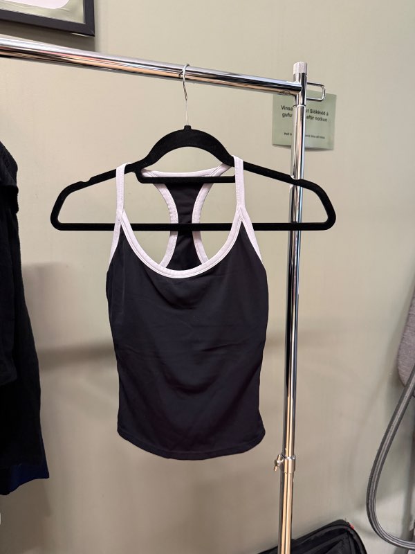 Metta tank top