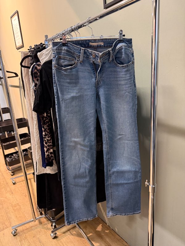 Levi’s straight leg gallabuxur