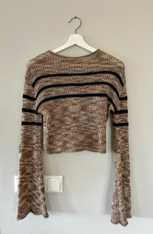 Brún y2k  röndótt knit peysa