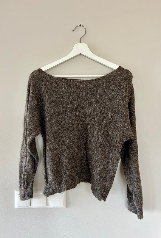 P&B dökkbrún knit peysa