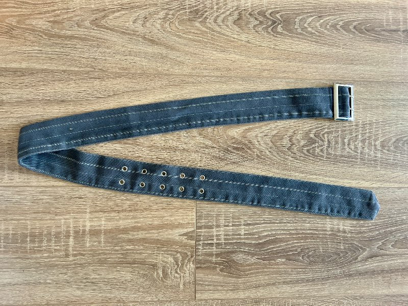 Grátt denim belti