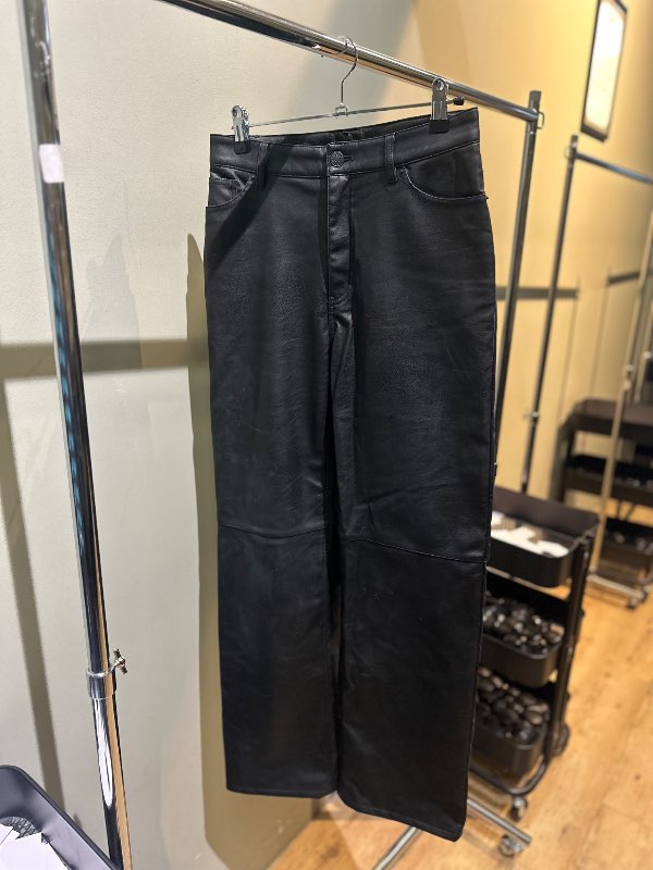 pleður buxur