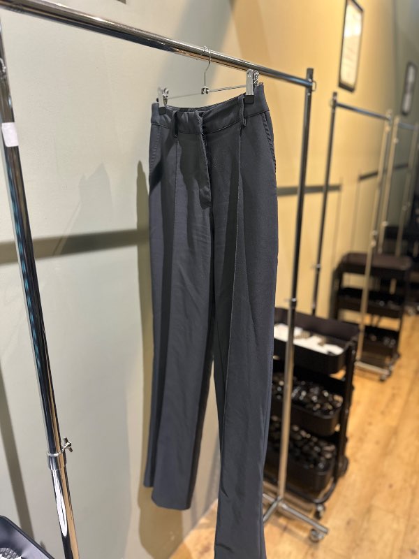 Gráar buxur