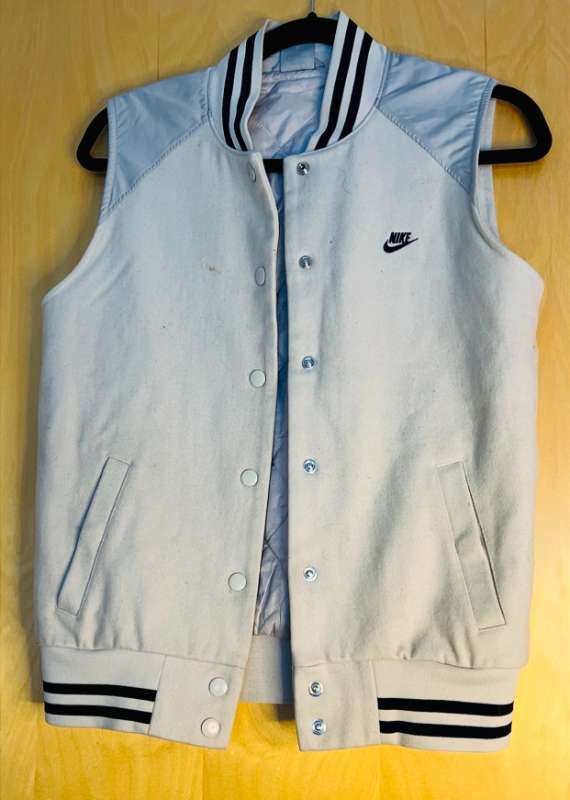 Nike Vesti ( Grey