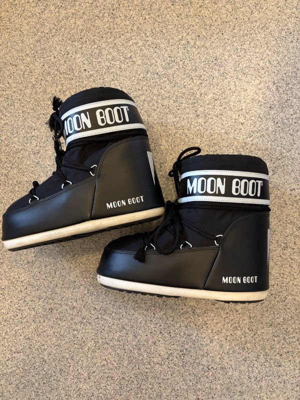 Moon boots
