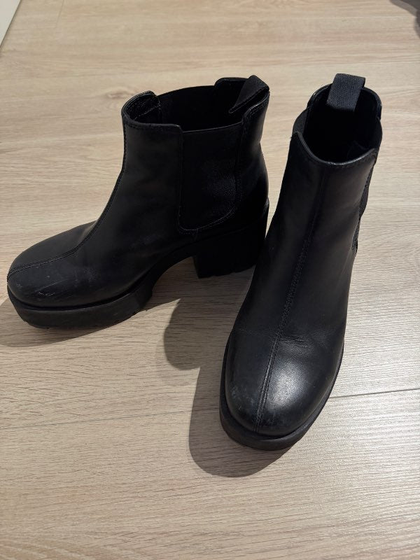 Vagabond boots