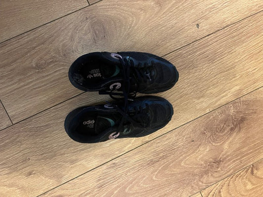 Adidas skòr