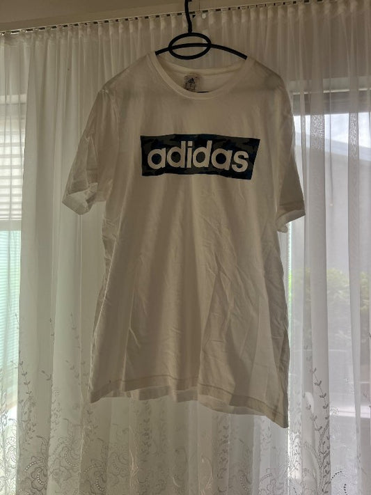 Adidas bolur