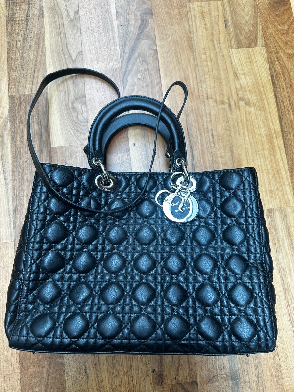 Fake dior taska
