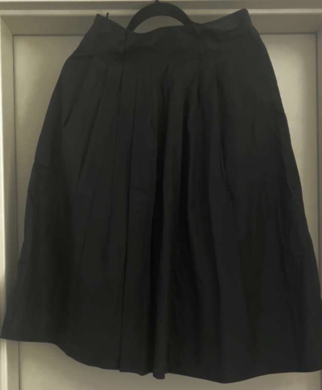 H&M Svartur Pils ( black long skirt)